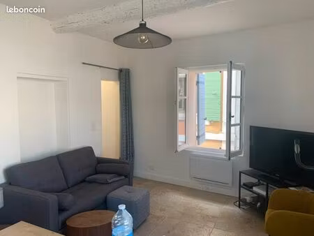 t2 meublé centre ville  à l'année