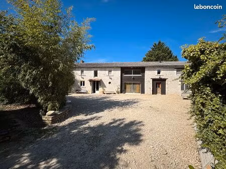 proprieté sur près de 2 hectares