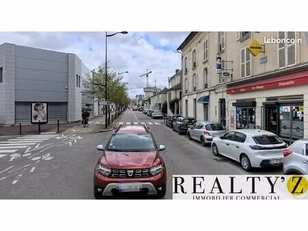 local commercial 83 m²