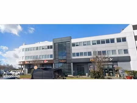 local commercial 240 m²