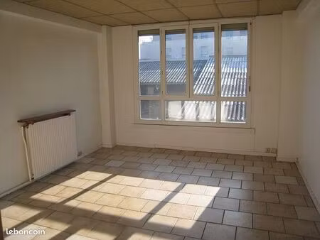 bureau 30m² quartier mairie