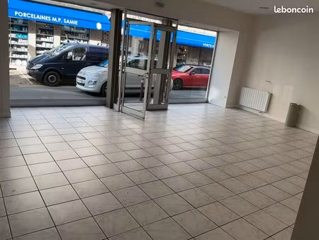 très joli magasin de 96m² emplacement idéal rue commerçante
