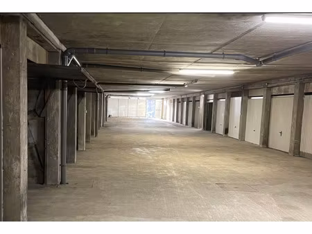 vente garage et parking à brest (29200) : à vendre / brest