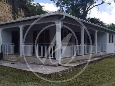 a louer 1300 € - villa t4 les abymes