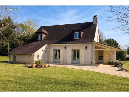 maison 8 pièces 149 m²