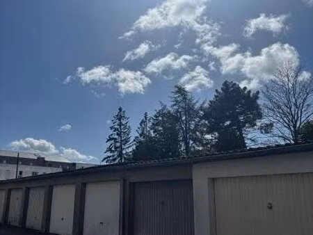 location garage box et parking à nantes (44000) : à louer / nantes