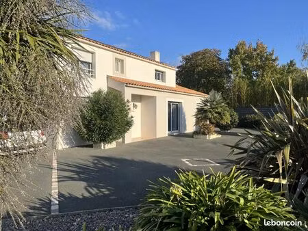 maison 6 pièces 140 m²