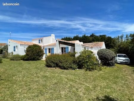 ile d’yeu – au sud de port joinville - maison 6 pièces 97 42m2 sur parc arboré de 2215m2