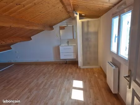 location maison a l année