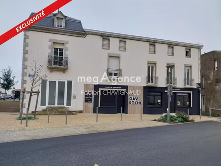vente immeuble 400 m² à chavagnes-en-paillers (85250)  675 000 €