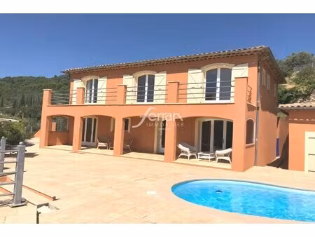 a vendre à callas belle maison avec vue époustouflante