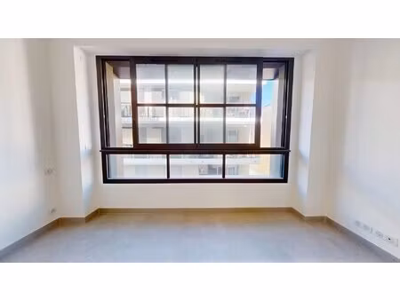 cannes studio neuf fonctionnel  cœur de ville