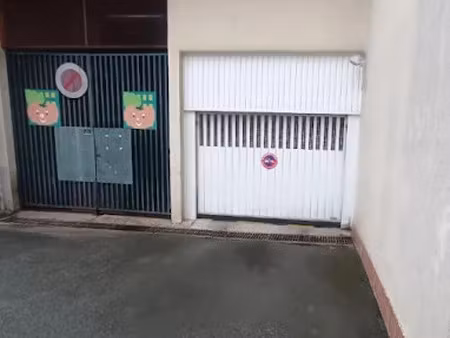 vente parking 14 m² à montigny-le-bretonneux (78180)  27 000 €
