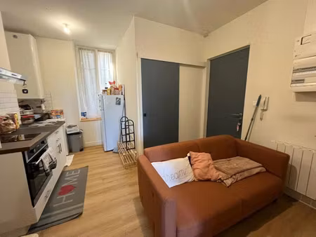 location appartement 2 pièces 28 m² à saint-yrieix-la-perche (87500)  470 €