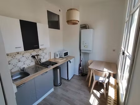 location meublée appartement 1 pièce 26 m² à poitiers (86000)  466 €