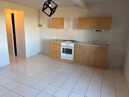 location appartement 2 pièces 40 m² à saint-romain-de-popey (69490)  570 €