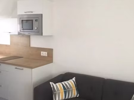 location meublée appartement 2 pièces 20 m² à tours (37000)  595 €