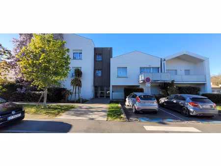 appartement t.2 avec parking en sous-sol boxable.