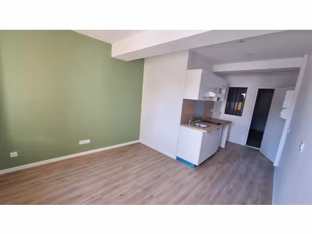 t2 30 47 m² nu avec terrasse partagée - castelnaudary centre