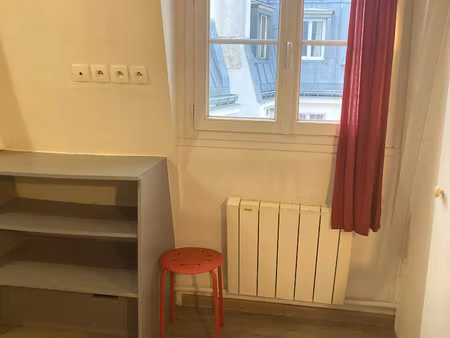 studette louable avec vrai wc et ascenseur