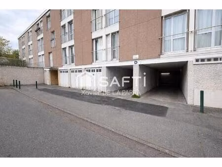 garage fermé de 18m2