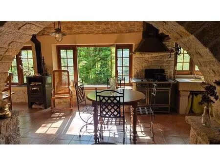 ancien moulin  8000 m² de terrain  à 5 minutes de laissac