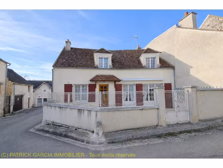 maison avec dépendance  caves et jardinet irancy
