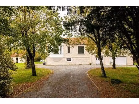 maggy - maison familiale de 182m2 aux portes de niort - élégance et authenticité