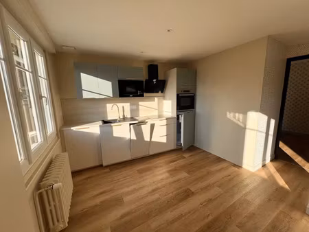 location appartement 2 pièces 38.5 m² à cancale (35260)  740 €