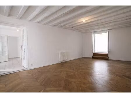 t3 avec cours privative – un cadre de vie rare en ville