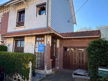 maison semi-individuelle 4 chambres – rue calme – garage – jardin – terrasse