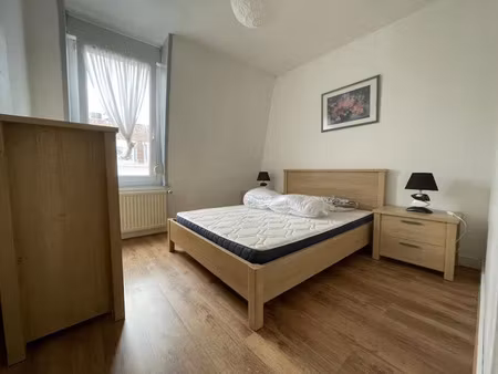 location meublée appartement 2 pièces 48 m² à lille (59000)  920 €