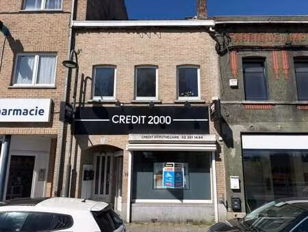 rez-commercial de 85m² en plein centre
