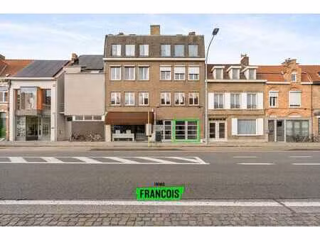 bien commercial polyvalent au style industriel à sint-andrie