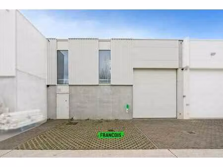 entrepôt récent avec possibilités de stockage à blankenberge