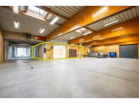 entrepôt de 158 m²