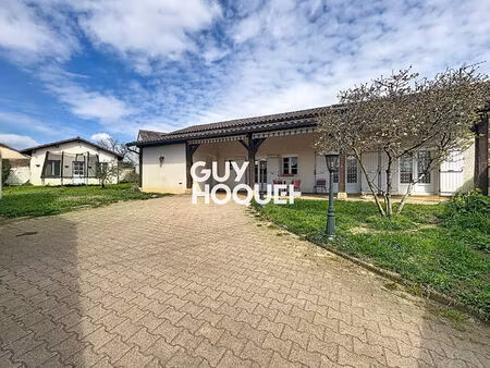 maison ancienne rénovée + 3 chambres + dépendances - 01290 crottet