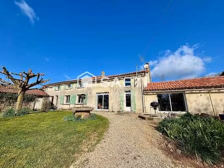 vente longère et corps de ferme à courlay (79440) : à vendre / 181m² courlay