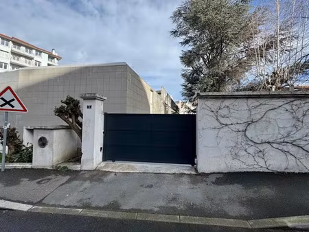 location parking 12 m² à saint-etienne (42000)  50 €