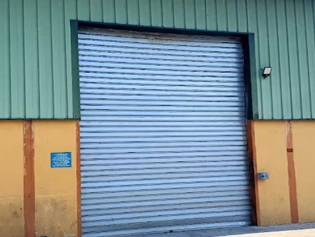 location locaux professionnels 190 m² à montauroux (83440)  1 500 €