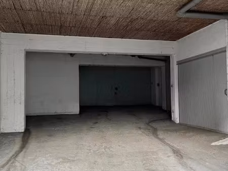 location parking 12 m² à saint-etienne (42000)  55 €