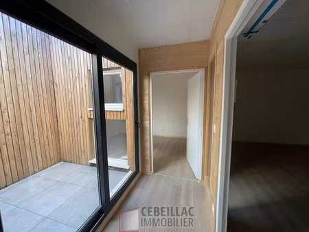 location locaux professionnels 44 m² à clermont-ferrand (63000)  580 €