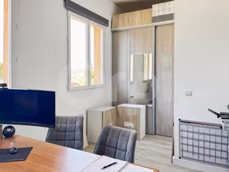 location locaux professionnels 51 m² à rocbaron (83136)  770 €