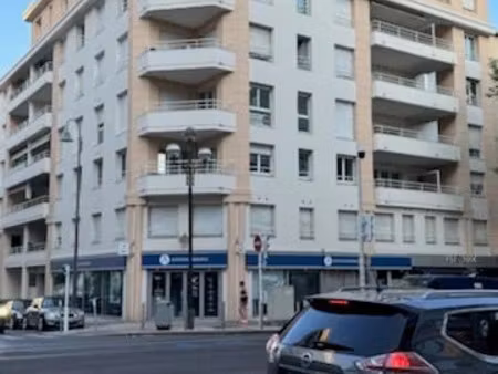 location locaux professionnels 42 m² à cannes (06400)  900 €