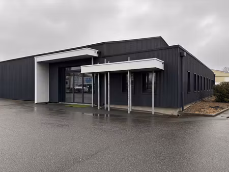 location locaux professionnels 200 m² à saint-evarzec (29170)  1 800 €