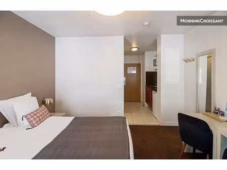 location meublée appartement 1 pièce 20 m² à villejuif (94800)  1 200 €