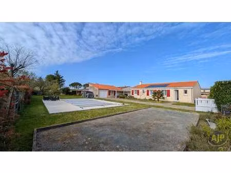 vente maison piscine à champagné-les-marais (85450) : à vendre piscine / 114m² champagné-l