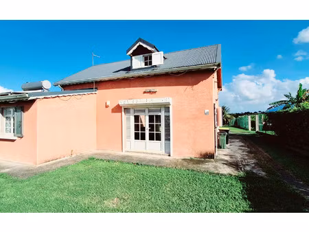 location maison  m² t-4 à sainte-rose  1 350 €