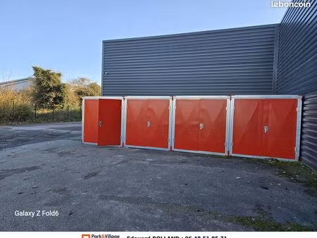 box de stockage à louer / box à louer / box en location / garde meubles / 9 m² / 108 euros