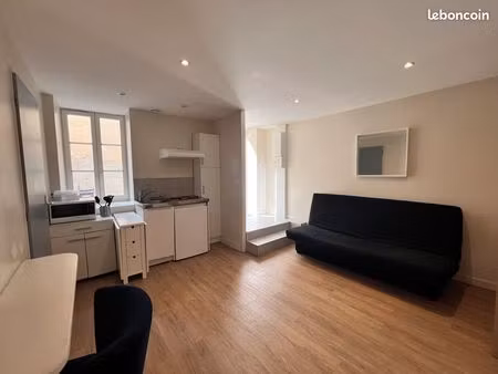 joli studio à louer entièrement rénové en plein centre de beaune